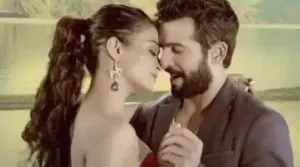 Read more about the article Aaj Phir Lyrics – Hate Story 2 | Arijit Singh | Samira Koppikar