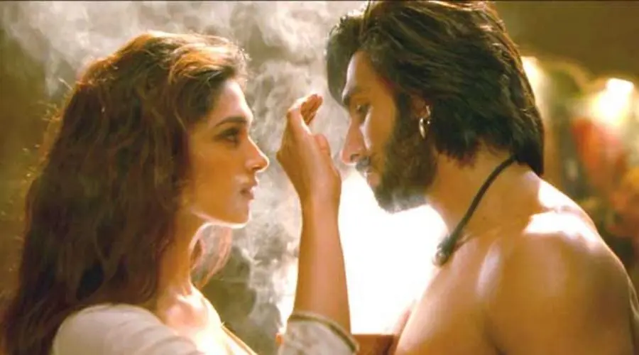 Read more about the article Laal Ishq Lyrics – Goliyon Ki Rasleela Ram-Leela | Arijit Singh