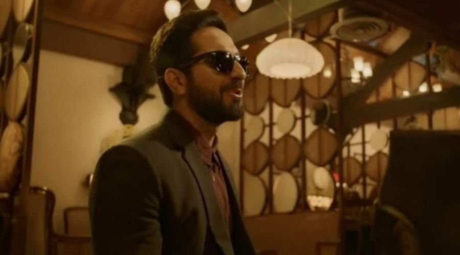 Read more about the article Naina Da Kya Kasoor Lyrics – AndhaDhun | Amit Trivedi